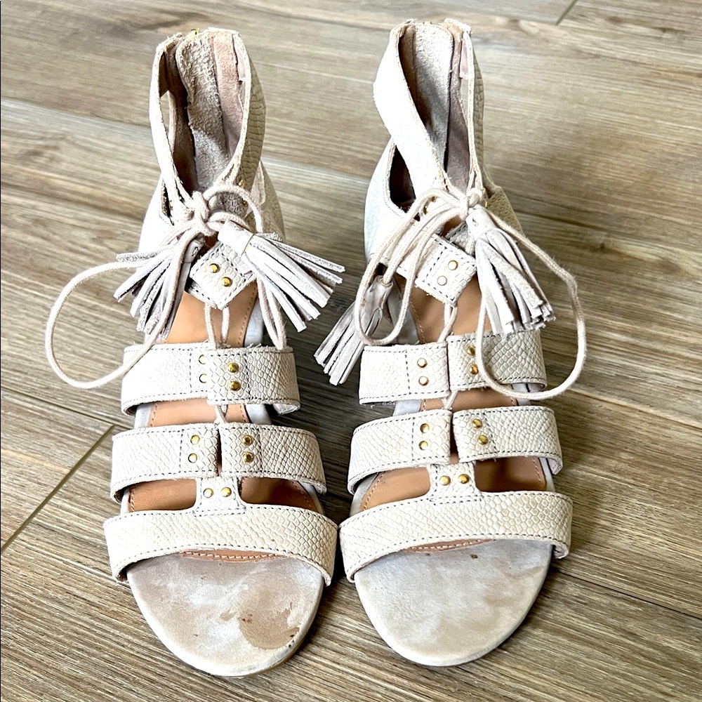 💜UGG Cream Gladiator Wedge Sandals with Tassels, Sz 5.5